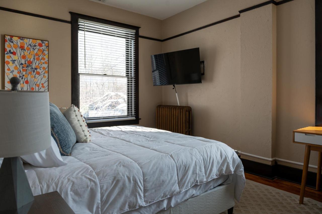 Updated 3 Bedroom Unit With Balcony! Кейп Джирардо Екстериор снимка